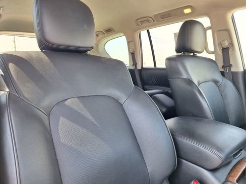 Used 2023 Nissan Armada SL w/ Captain's Chairs Package image 5