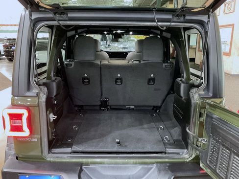 Used 2024 Jeep Wrangler Unlimited Sport AWD/4WD image 21