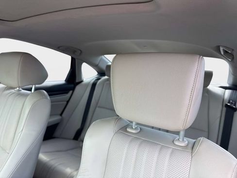 Used 2018 Honda Accord Touring image 17