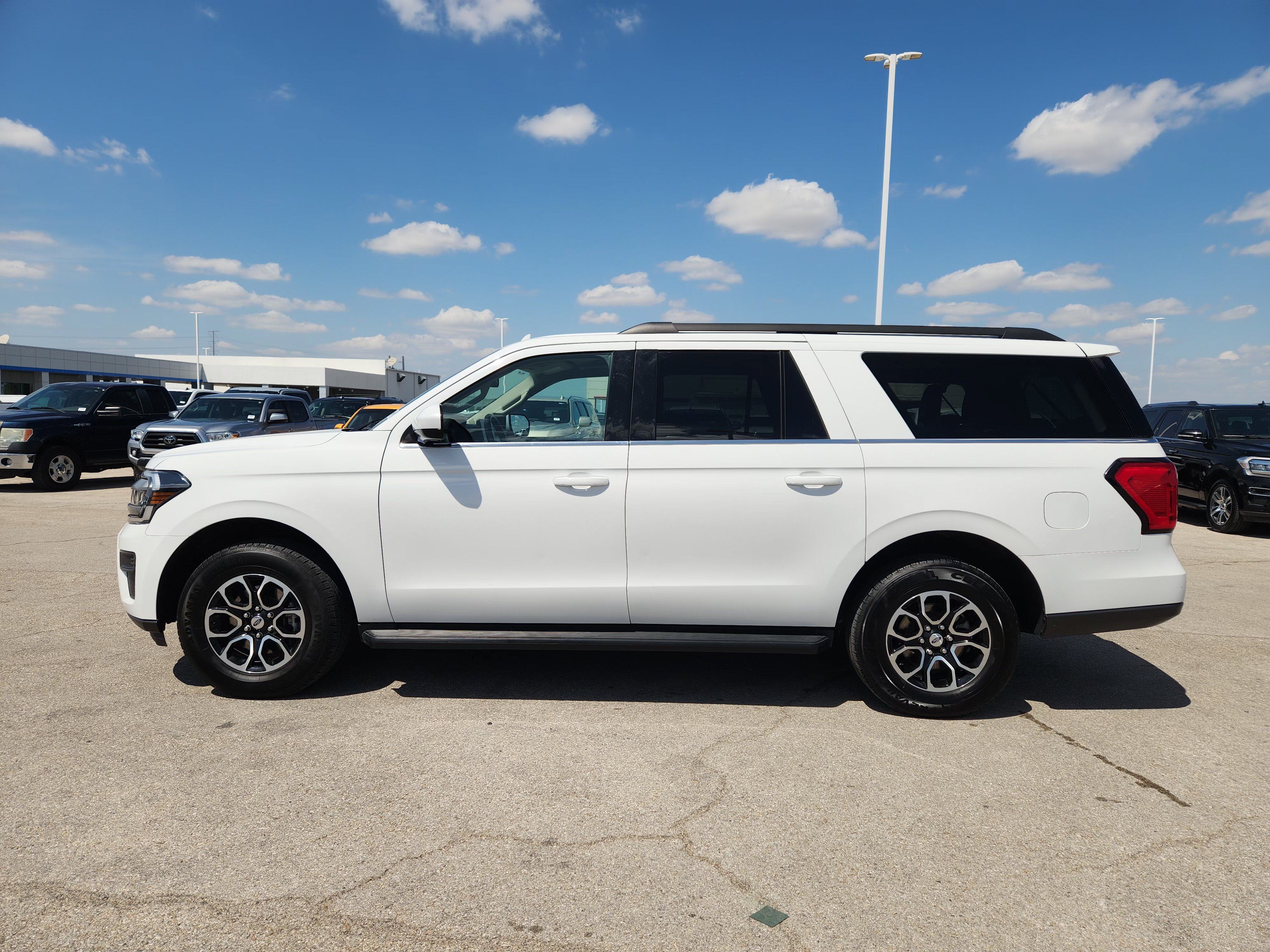 Used 2024 Ford Expedition Max XLT RWD image 4