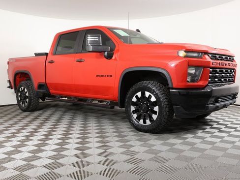Used 2020 Chevrolet Silverado 2500 Custom w/ Custom Value Package image 3