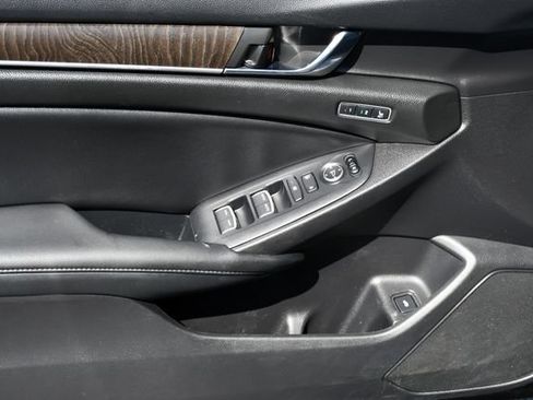 Used 2022 Honda Accord Touring image 25