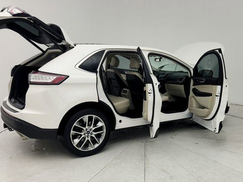 Used 2017 Ford Edge Titanium w/ Equipment Group 301A FWD image 13