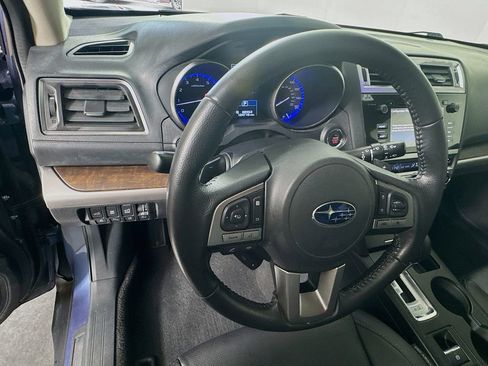 Used 2017 Subaru Outback 3.6R Limited AWD/4WD image 11