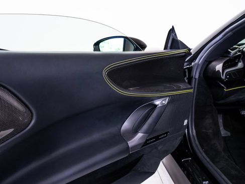 Used 2022 Ferrari SF90 Spider AWD/4WD image 23
