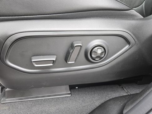 New 2025 Jeep Grand Cherokee L Altitude image 25