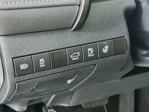 Used 2024 Toyota Camry SE FWD image 11