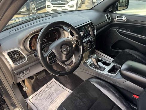 Used 2017 Jeep Grand Cherokee Altitude AWD/4WD image 11