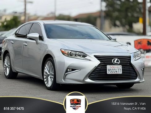 Used 2016 Lexus ES 350 w/ Navigation System Package image 1