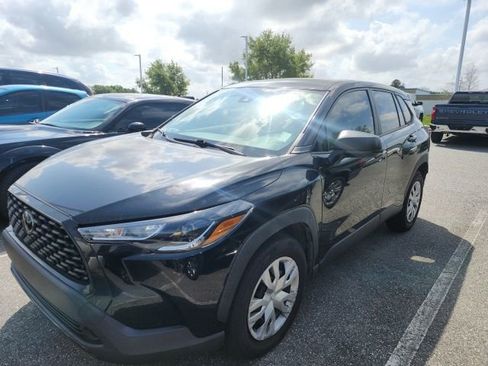 Used 2022 Toyota Corolla Cross L image 4