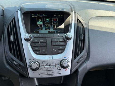 Used 2017 Chevrolet Equinox LT w/ Convenience Package image 18