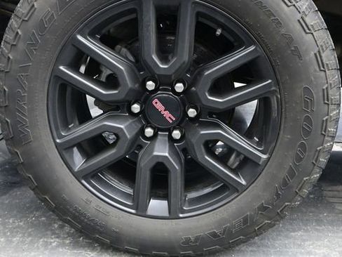 Used 2022 GMC Sierra 1500 Elevation image 12