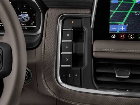 Used 2025 GMC Yukon XL Denali Ultimate AWD/4WD image 9