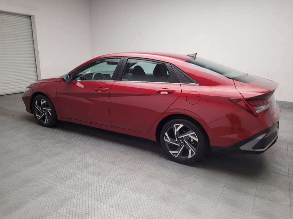 Used 2025 Hyundai Elantra SEL FWD image 3