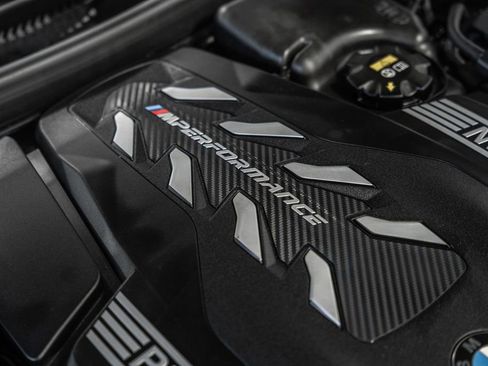 Used 2021 BMW M550i xDrive w/ Premium Package image 28