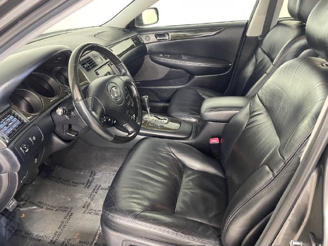 Used 2004 Lexus ES 330 FWD image 2