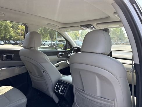 Used 2022 Kia Sorento EX w/ Panoramic Sunroof Package FWD image 26