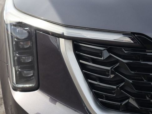 Used 2025 Kia Sorento S image 12