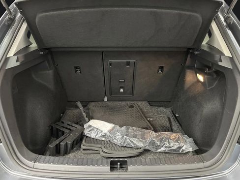 Used 2023 Volkswagen Taos SE w/ Black Wheel Package image 14