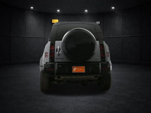 Used 2023 Land Rover Defender 110 X-Dynamic SE image 46