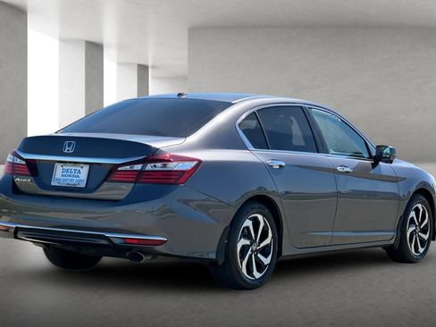 Used 2017 Honda Accord EX image 4
