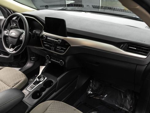 Used 2020 Ford Escape SE image 32