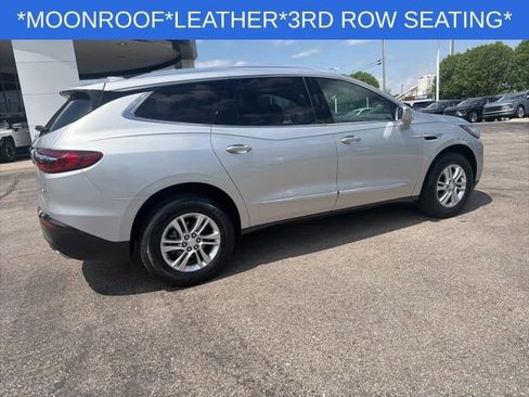 Used 2018 Buick Enclave Essence FWD image 14