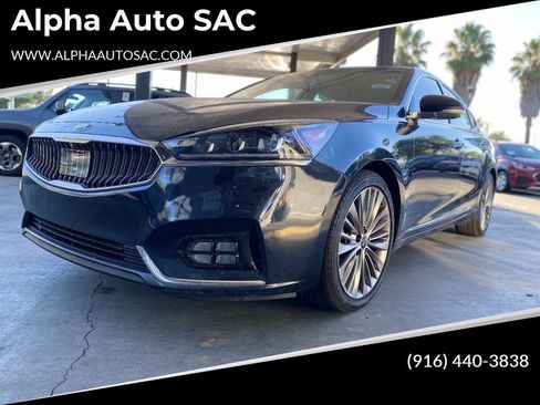 Used 2017 Kia Cadenza Limited FWD image 1