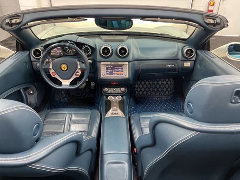 Used 2012 Ferrari California RWD image 26