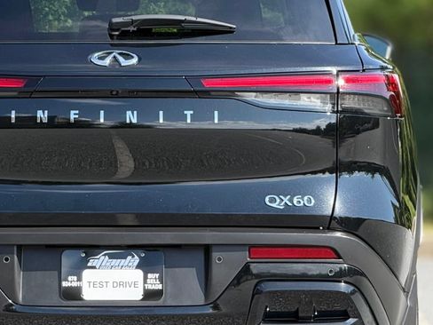 Used 2025 INFINITI QX60 Pure FWD image 17