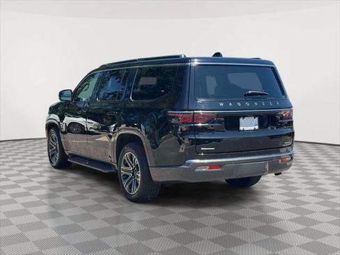 Used 2022 Jeep Wagoneer Series III AWD/4WD image 5