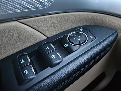 Used 2017 Ford Explorer XLT w/ Equipment Group 202A image 38