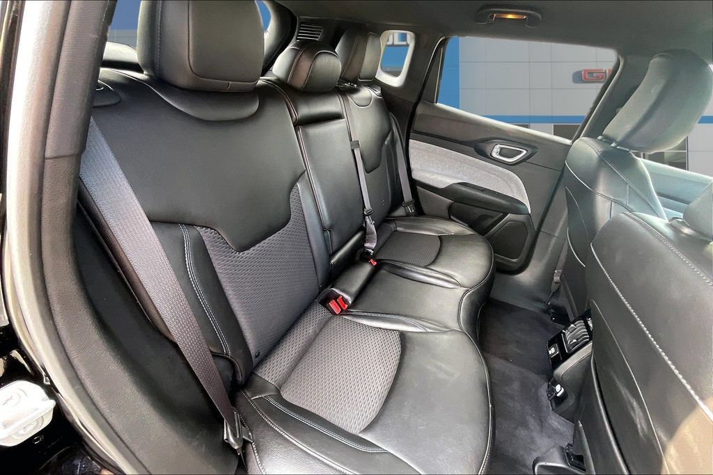 Used 2023 Jeep Compass Latitude AWD/4WD image 25