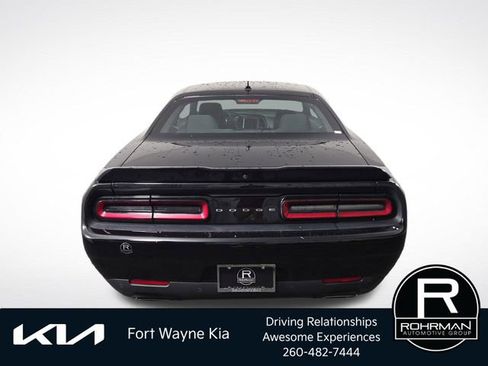 Used 2022 Dodge Challenger R/T RWD image 9