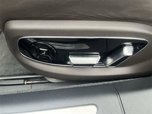 Used 2023 Audi A8 L 3.0T w/ Luxury Package image 12