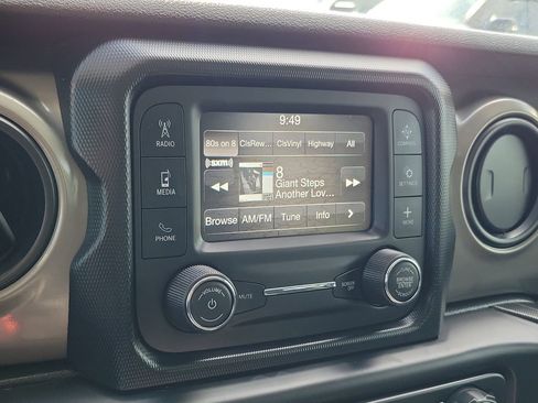 Used 2018 Jeep Wrangler Unlimited Sport AWD/4WD image 23