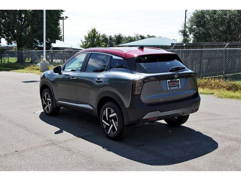 New 2026 Nissan Kicks SV image 3