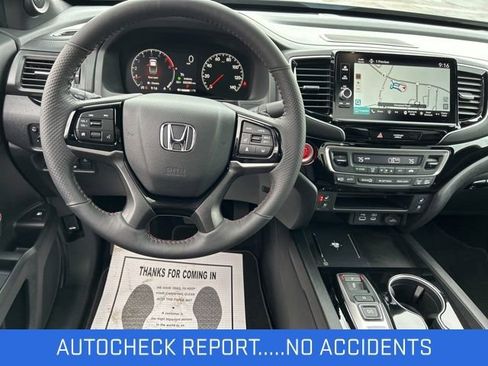 Used 2025 Honda Ridgeline Black Edition image 2