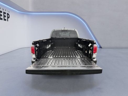 Used 2022 Toyota Tacoma TRD Sport w/ Technology Package image 21