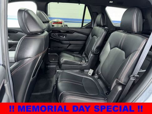 Used 2024 Honda Pilot TrailSport image 17
