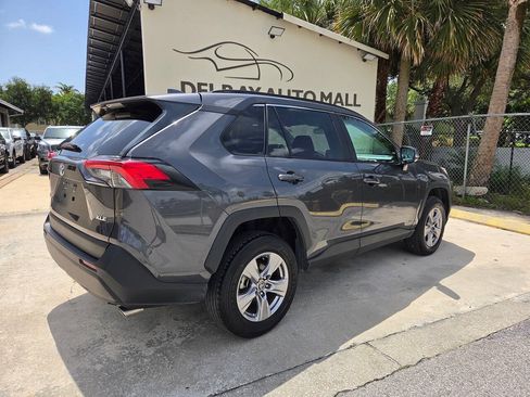 Used 2025 Toyota RAV4 XLE FWD image 5