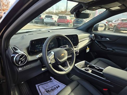 New 2026 Chevrolet Equinox LT w/ Convenience Package II image 2