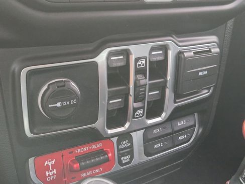 Used 2021 Jeep Wrangler Unlimited Rubicon AWD/4WD image 22
