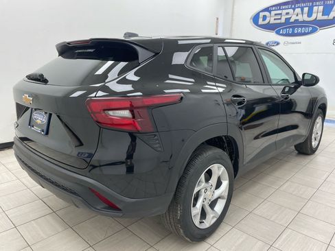 New 2026 Chevrolet Trax LS w/ LS Convenience Package FWD image 19