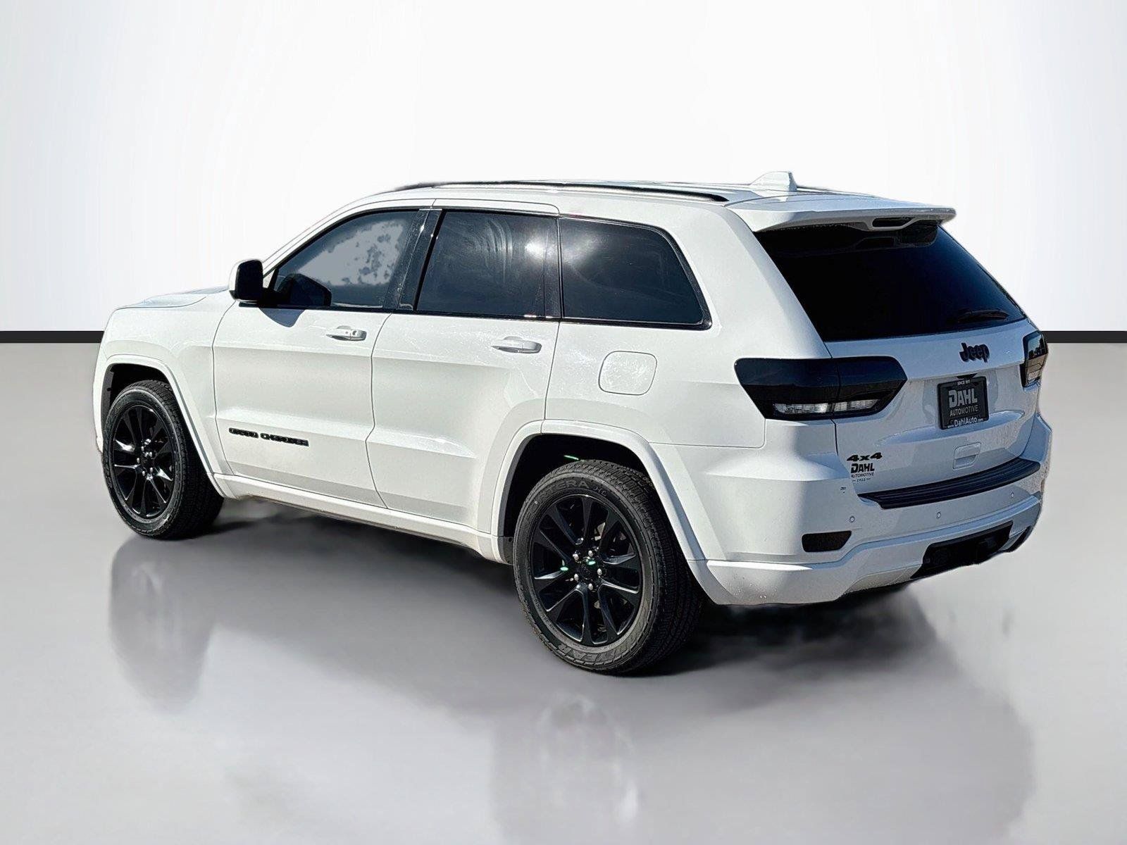 Used 2019 Jeep Grand Cherokee Altitude AWD/4WD image 10