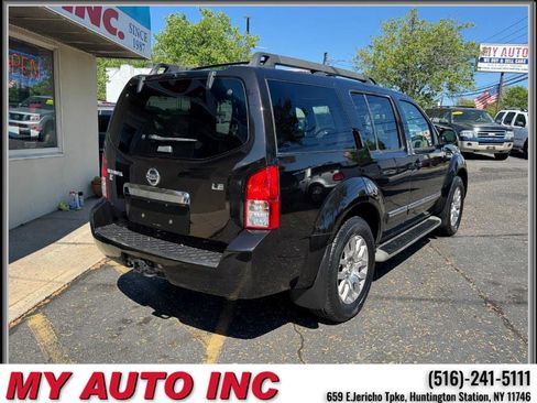 Used 2011 Nissan Pathfinder LE w/ Navigation Pkg image 4