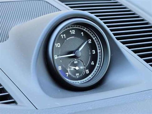 New 2025 Porsche Macan image 20