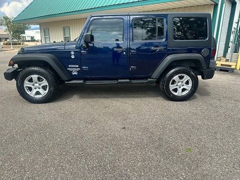 Used 2013 Jeep Wrangler Unlimited Sport AWD/4WD image 3