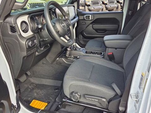 New 2026 Jeep Gladiator Sport AWD/4WD image 8