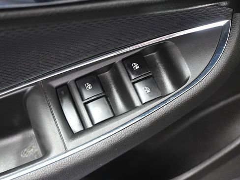 Used 2018 Chevrolet Cruze LT w/ Convenience Package image 11